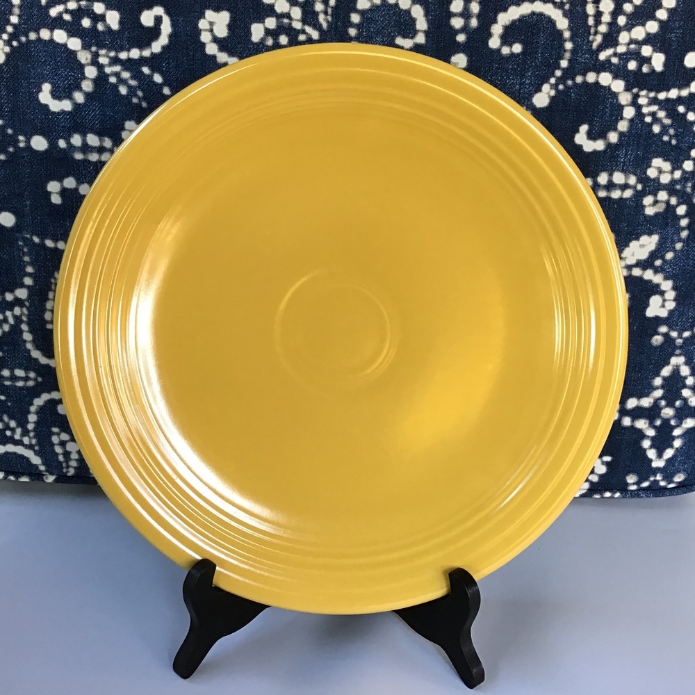 Large Fiestaware 12” Chop Plate Serving Cake Platter Yellow Vintage Fiesta